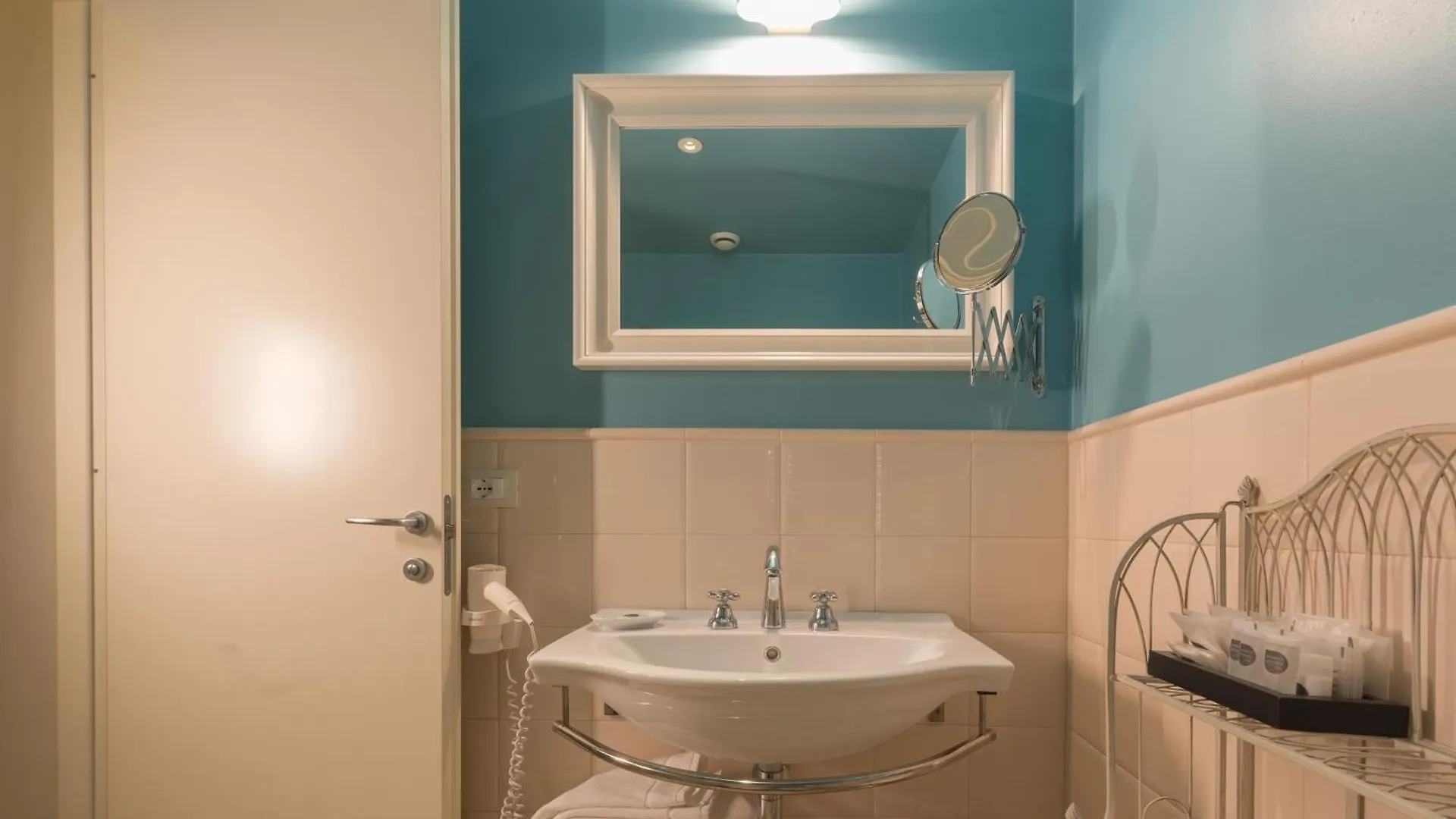 Hotel San Pietro Palace Finale Ligure 4*,